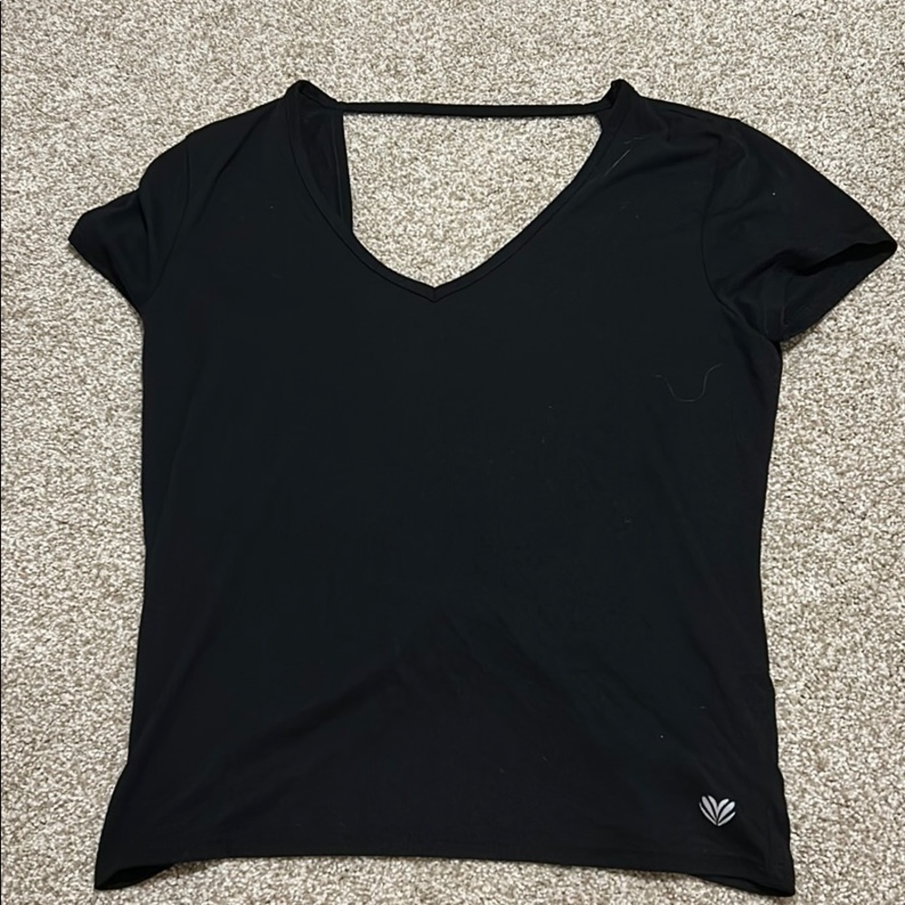 Backless tee